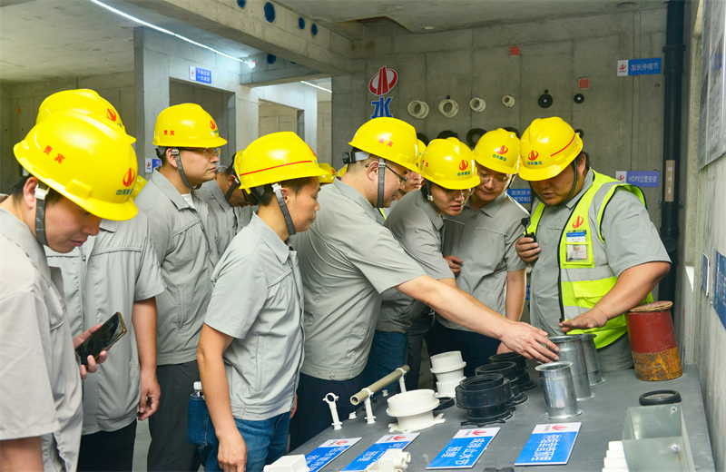 为进一步推进优质客户高效履约，提升交付品质、达成客户满意，2025年6月25日，俄罗斯专享会294建设集团在上海组织召开2025年越秀地产、华润置业客户履约推进会。